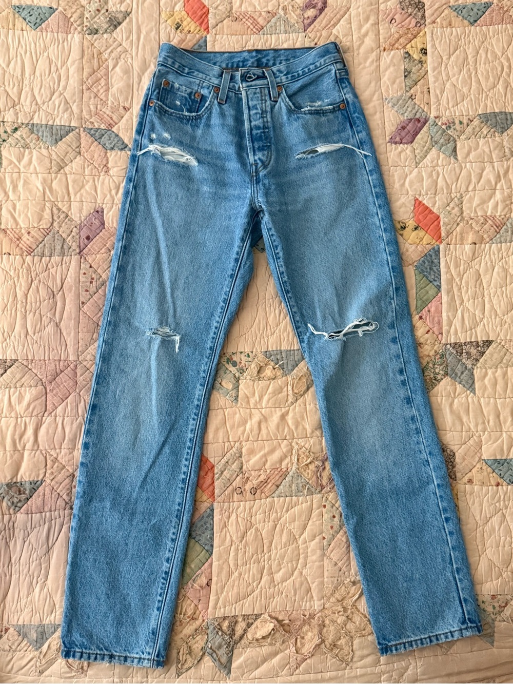 Levi’s 501 Distressed Straight Leg Jeans | Light Wash | Button Fly | W24 L30